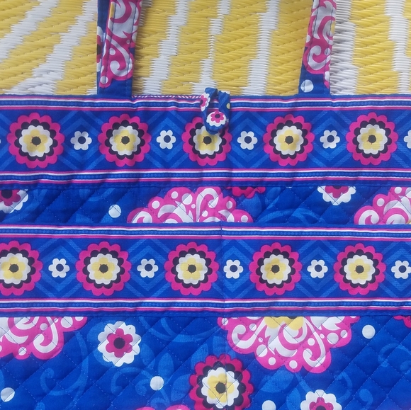 Stephanie Dawn Floral Medallions Tote Purse HoBo bag Blue Pink Yellow Quilted - Picture 5 of 6